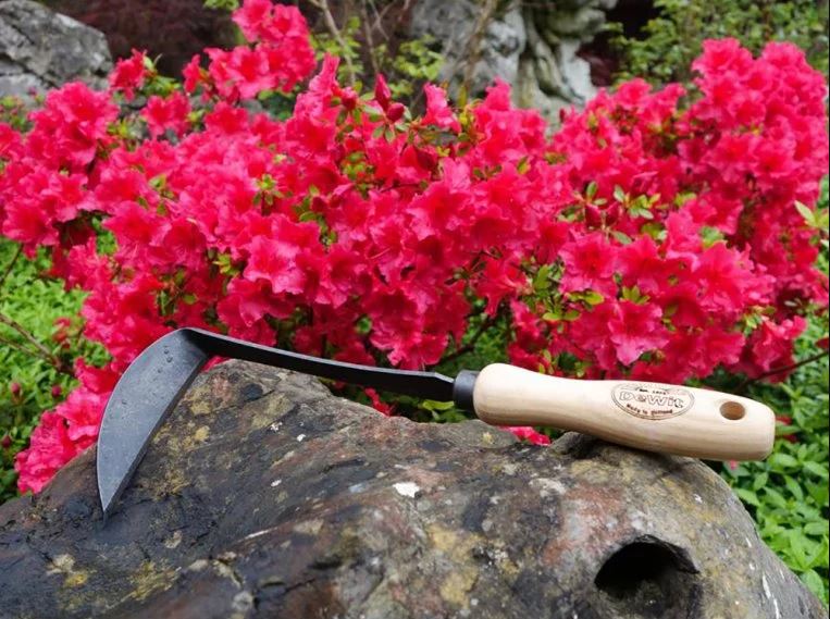 Super sharp and perfect for weeding under mulch, this little guy makes a great gardening gift