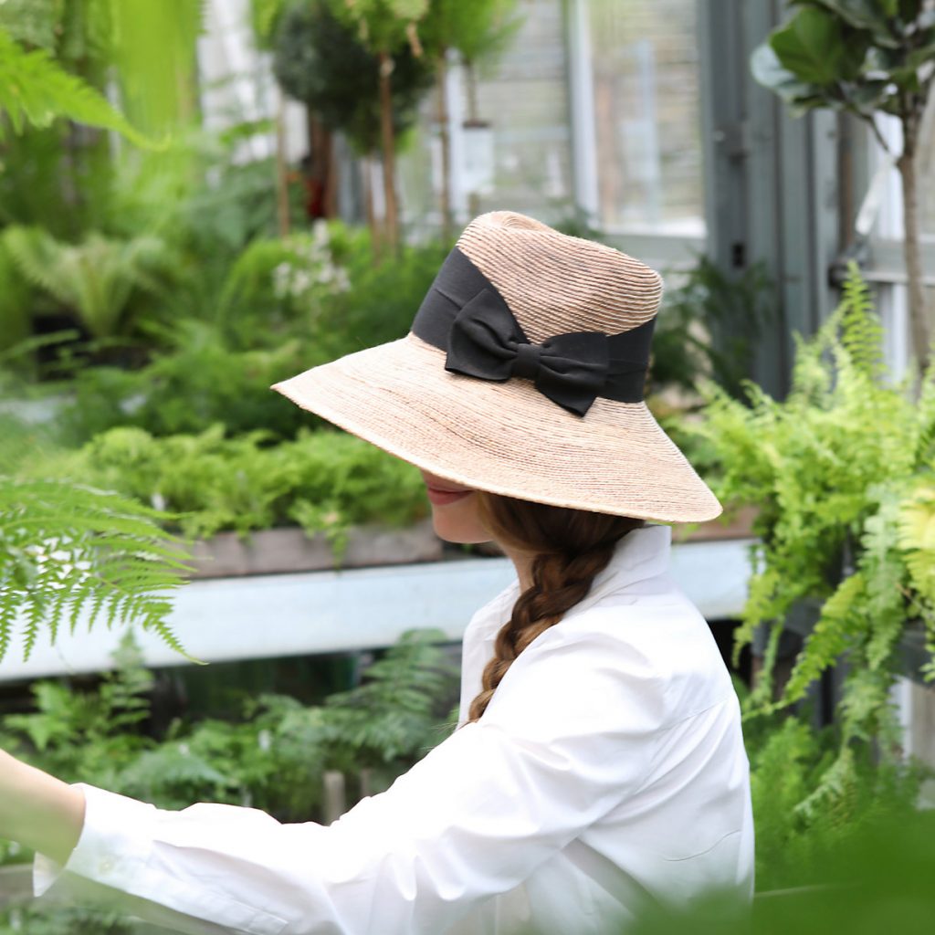This sun hat is an absolute must-have gift for landscapers when they’re spending their time loving up the outdoors