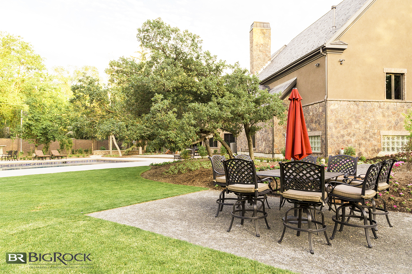Backyard patios extend your living square footage. Let Big Rock Landscaping design an outdoor living area you eat, entertain and relax in.