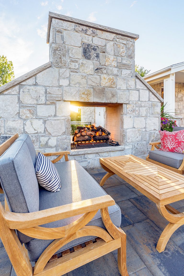 The best outdoor fireplace design for hardscaping is at your fingertips. Big Rock Landscaping can design, build and maintain your backyard landscaping and build an outdoor fireplace that you will never want to leave.