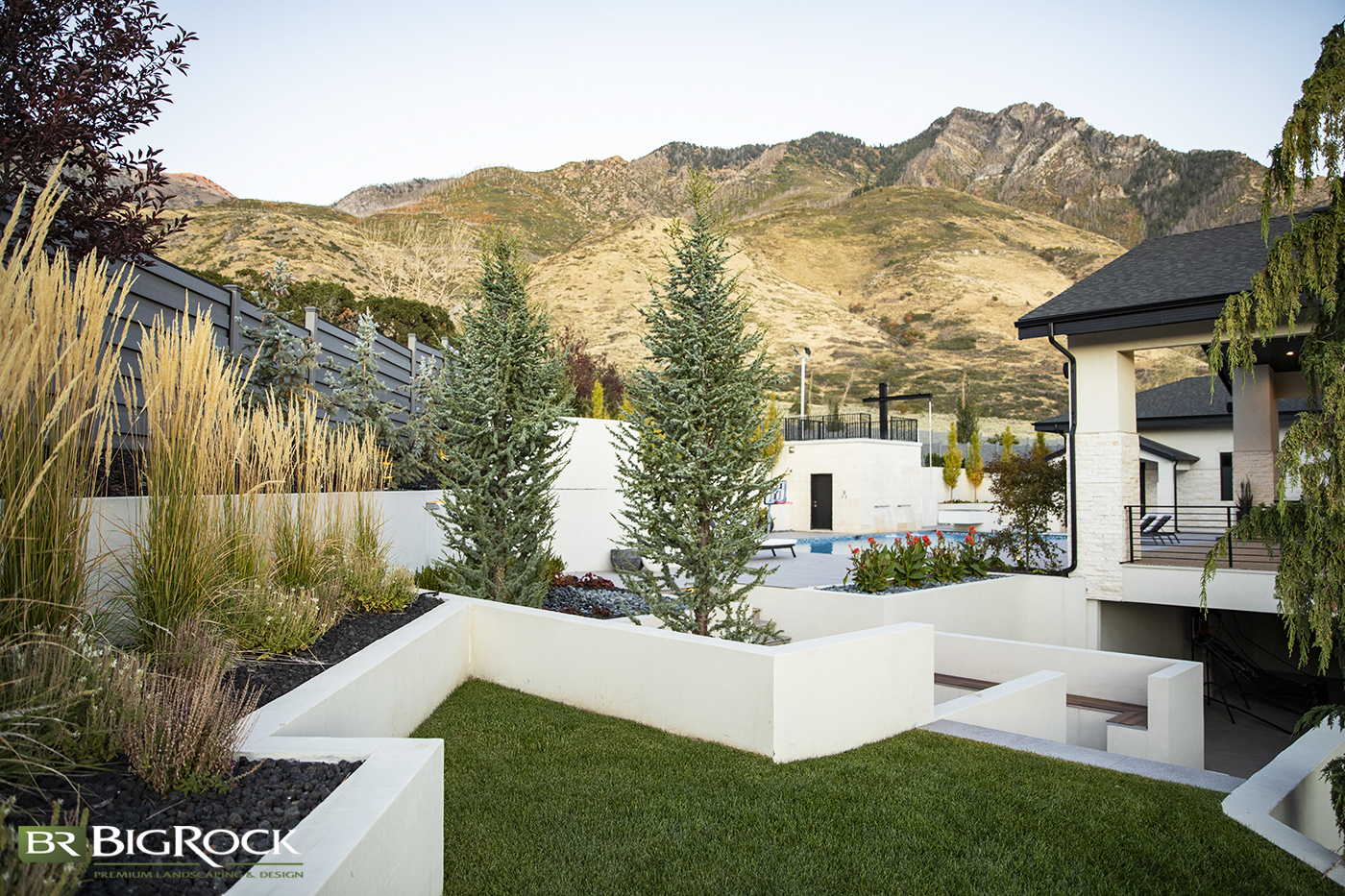 luxury backyard landscaping design