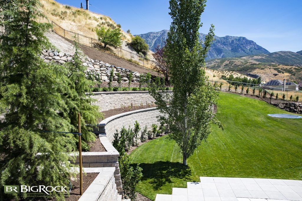 block retaining wall for backyard landscaping