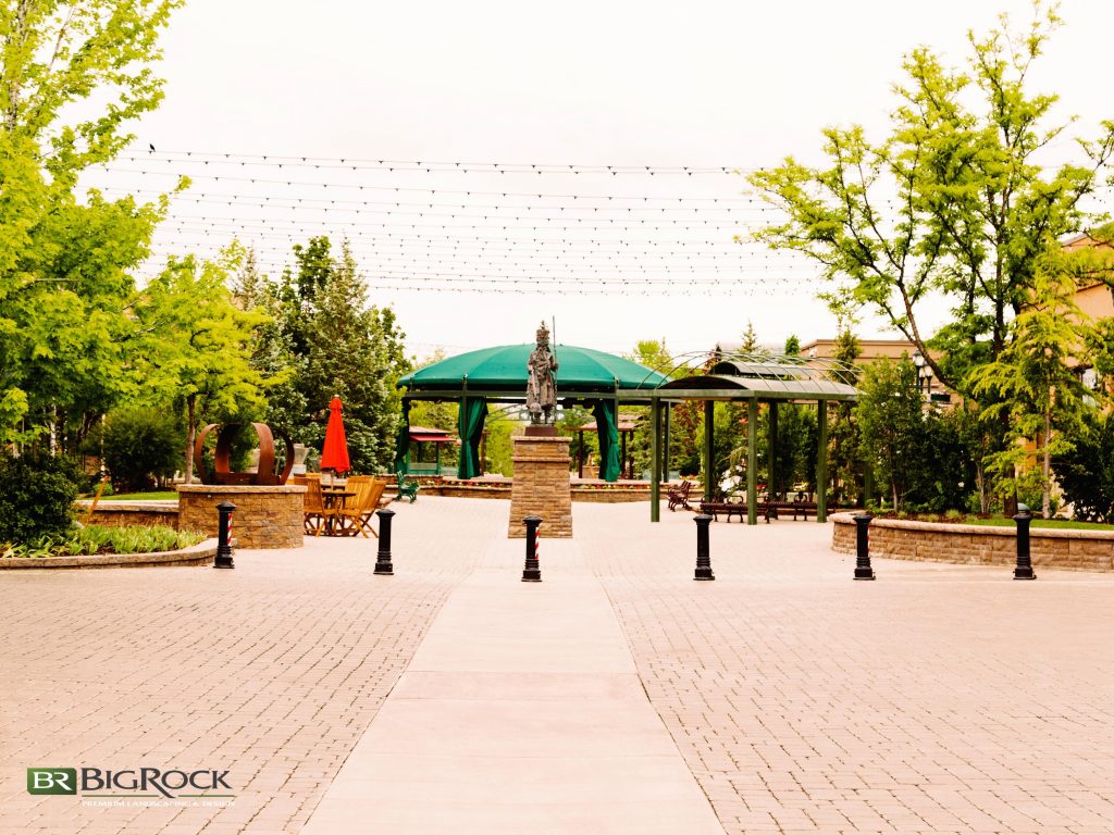 Great commercial landscaping can even attract more clients and increase customer loyalty!