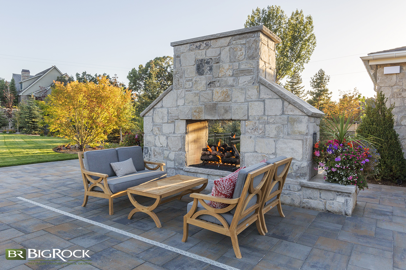 Big Rock Landscaping is your expert in outdoor fireplace builds. Big Rock can install gas fireplaces or wood fireplace structures to match your patio or the exterior of your home.