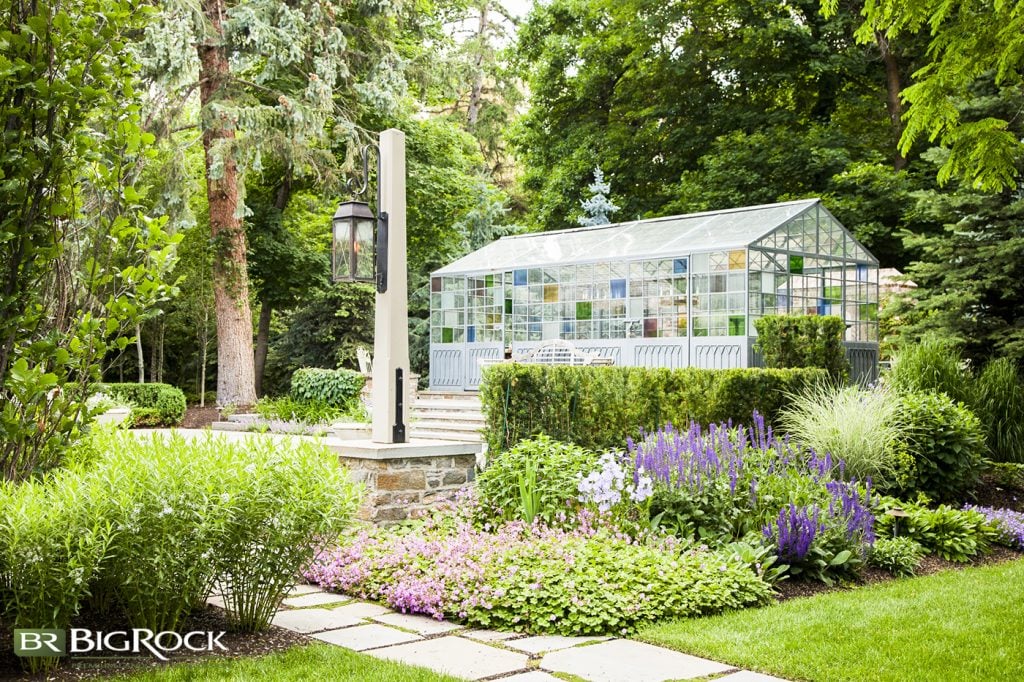 This classic example of English garden landscaping has all the elements to conjure images of its namesake across the pond.