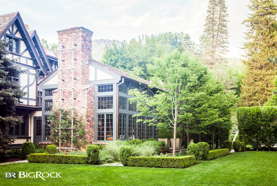 Boxwood is a foundational favorite as an evergreen hedge or standalone shrub in Utah landscaping. Its rich green leaves soften even the most precisely trimmed walkways and provide a pop of color all year long.