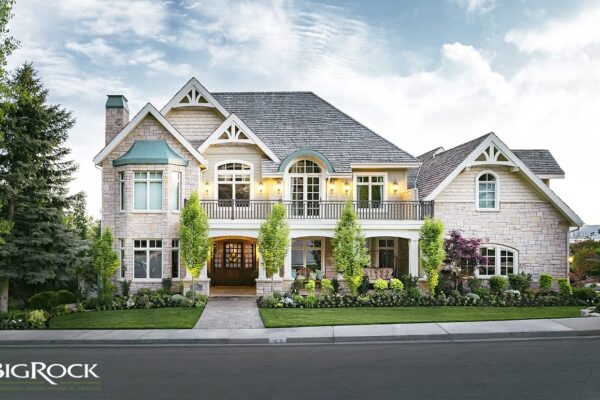 Utah offers an ideal setting for homeowners to create a dynamic landscape that is full of character and year-round beauty. One of the best ways this can be done is by adding color to your landscape design.