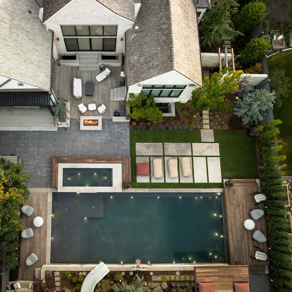 With an incredible team of talented and seasoned professionals, the crew at Big Rock Landscaping is ready to take on your outdoor space